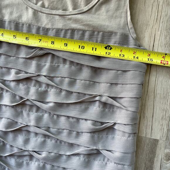 Ann Taylor Sleeveless Light Brown Ruffled Top Women Size Petite Medium Pre-loved - Picture 5 of 6